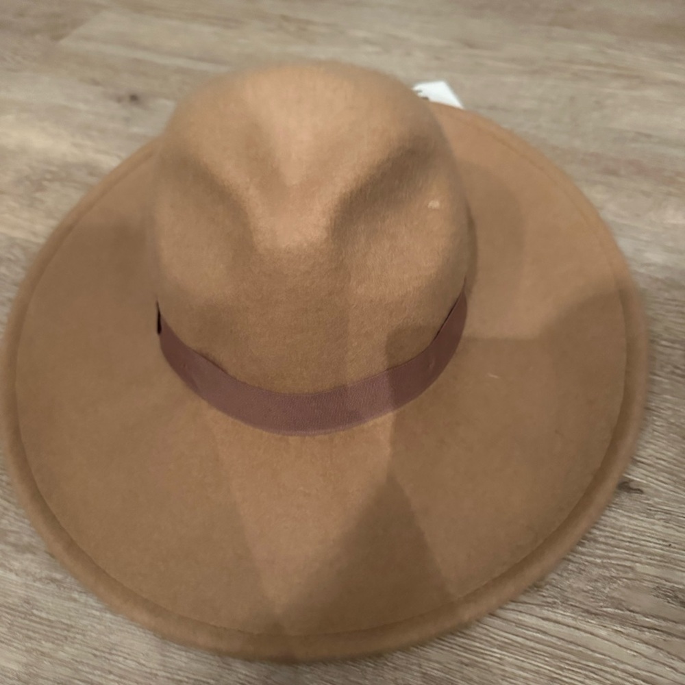 Zara hat